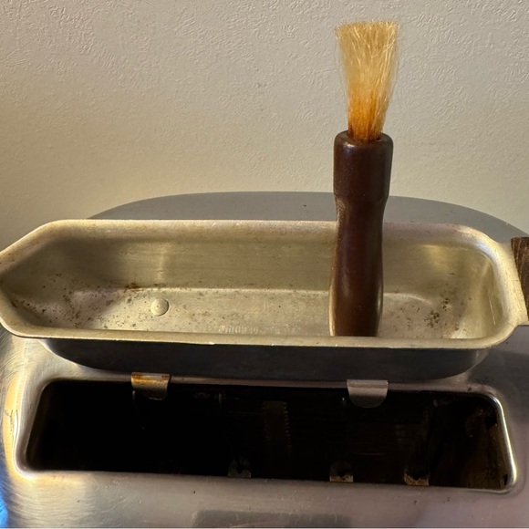 Vintage Chrome Toaster, Warming Tray, Brush & Bakelite ? Handles & Trim. 1950’s - Picture 2 of 12